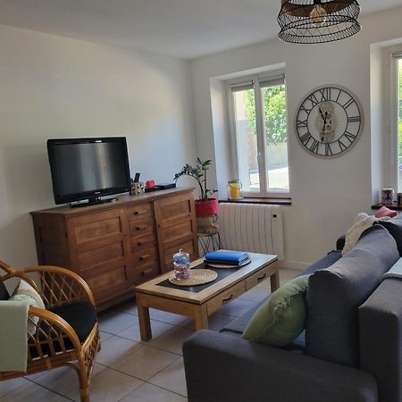 Appartement Avec Terrasse Gaillon Exterior foto